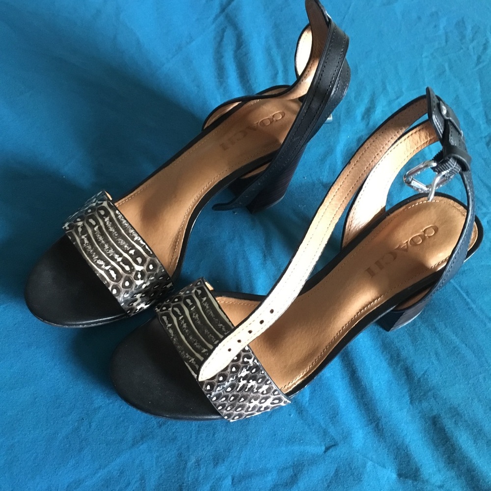Coach heels - Picture 3 of 3